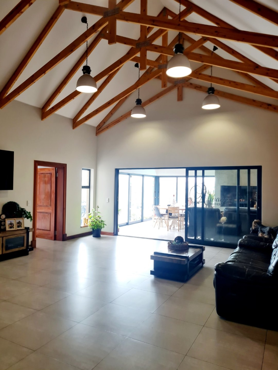 4 Bedroom Property for Sale in Heron Banks Golf Estate Free State